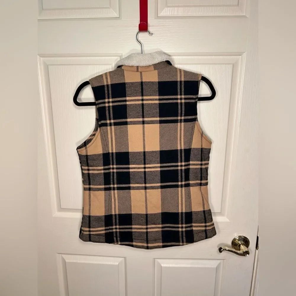 Natural Reflections vest  - Picture 2 of 5